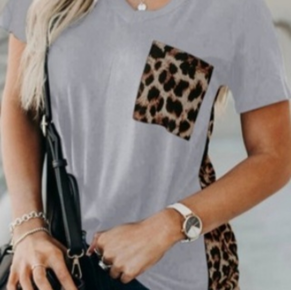 Brand New Boutique Desheng Womens T, this run smal